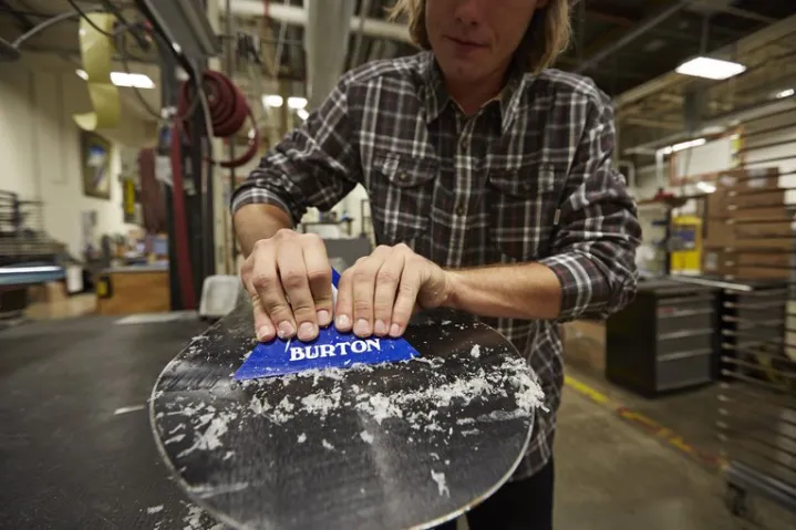wax-snowboard-burton-lifestyle-scrape Rasqueta Burton Tri Scraper